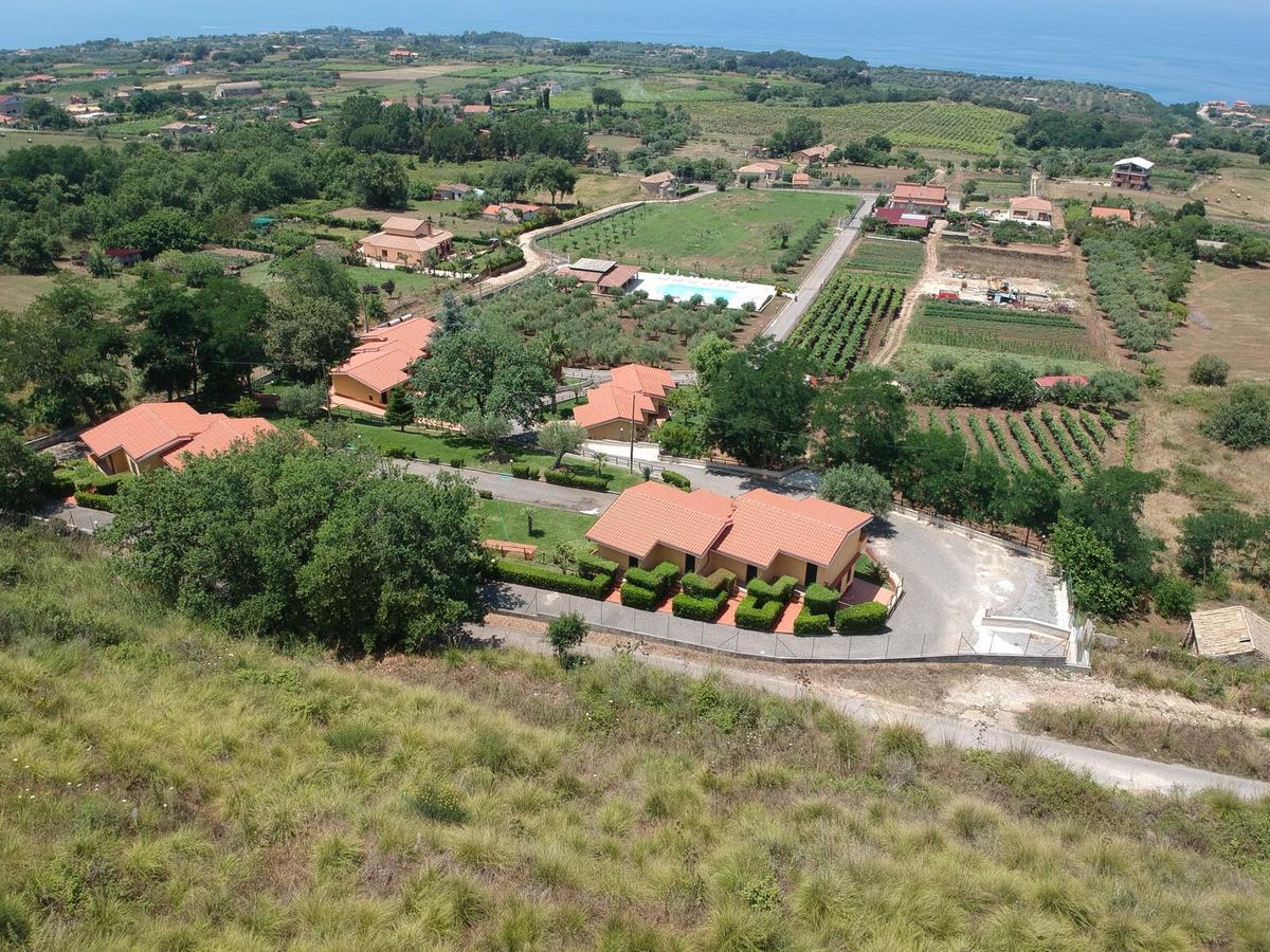 Borgo San Cosmo Tropea Bed & Breakfast Brattiro Exterior photo